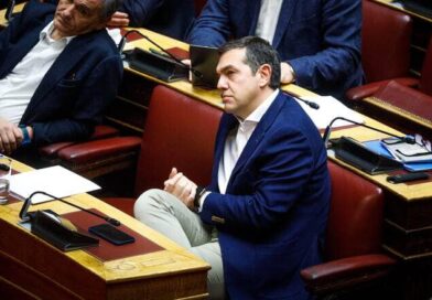 Ο Μητσοτάκης θέλει να αγοράσει τη λαϊκή ψήφο με 30 ευρώ